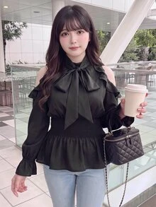 Bijouette 大尺碼女款蝴蝶結露肩上衣，荷葉領，鬆緊腰抽褶，長袖，優雅修身顯瘦，秋冬上衣 - 黑色 - 查看 12