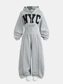 SHEIN 兒童青少年女孩灰色休閒 NYC 字母印花抓絨內裡針織連帽落肩口袋寬腿長袖運動連身褲，舒適秋冬款 - 灰色 - 查看 3