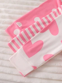 SHEIN 新生兒愛心印花長袖圓領純棉睡衣套裝 秋冬款 柔軟舒適可愛家居服 睡衣 室內穿著 - 彩色 - 查看 5