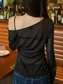 DAZY 女款透視圓領鈕扣不對稱門襟寬鬆休閒罩衫上衣，春季百搭T恤秋季 - 黑色 - 查看 2