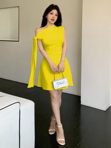 SHEIN Unity 女士不对称系带腰部短裙 - 芥末黃 - 查看 5