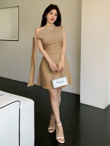 SHEIN Unity 女士不对称系带腰部短裙 - 卡其色 - 查看 8