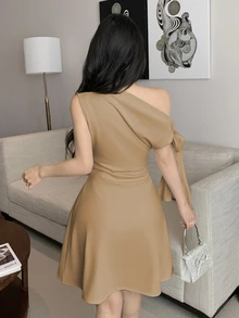 SHEIN Unity 女士不对称系带腰部短裙 - 卡其色 - 查看 2