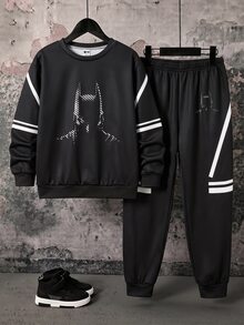 BATMAN X SHEIN GraphicGems مجموعة من قطعتين من كنزة رياضية كاجوال برقبة دائرية وأكمام طويلة من الصوف الناعم وبنطال رياضي مطابق للأولاد المراهقين، مناسبة للخريف/الشتاء - متعدد الألوان - مشاهدة 4