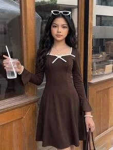 SHEIN Tween Girl Brown Cream Colorblock Bow Long Sleeve Knit Fall Dress, Brown Dress, Robe, Elegant Sweet Christmas Party Dress Winter Girly Outfit, Fashion - Coffee Brown - View 4