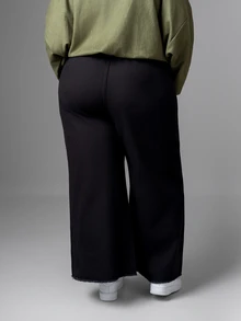 CurvyTilda Plus Size Zipper Button Pocket Wide Leg Solid Color Minimalist Business Denim Jeans - Black - View 2