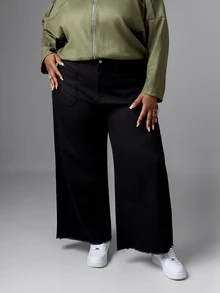 CurvyTilda Plus Size Zipper Button Pocket Wide Leg Solid Color Minimalist Business Denim Jeans - Black - View 4