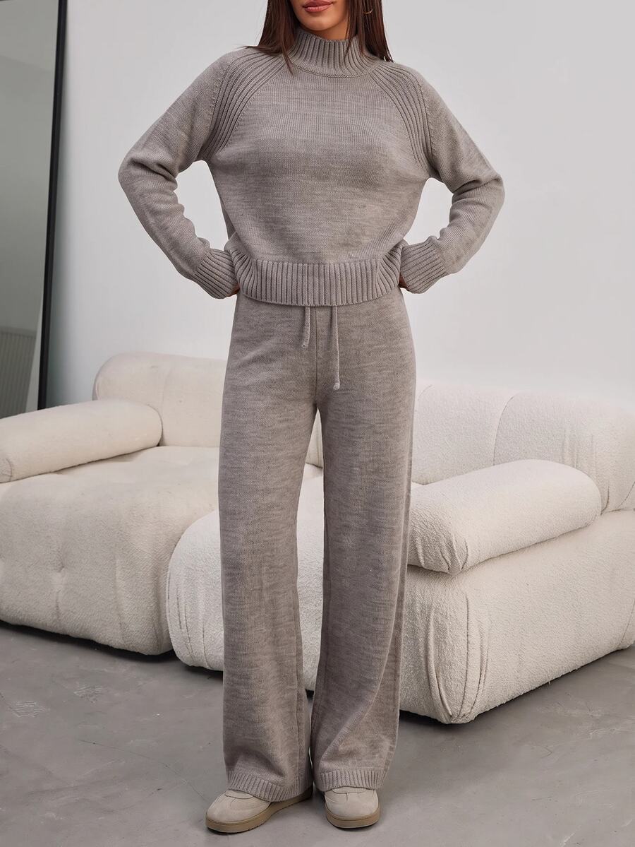 SHEIN طقم نسائي من قطعتين من الصوف الناعم – كنزة بياقة وهمية & بنطال واسع الساق مريح باللون الرمادي الداكن - بيج - مشاهدة 1