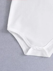 SHEIN 嬰兒男童顏色區塊短袖連身衣和短褲套裝 - 紅白色 - 查看 6