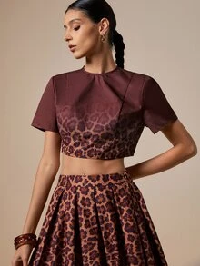 LOTSLUV Women's Autumn Elegant Vacation, Navy Blue Gradient Leopard Print, Round Neck Short Sleeve Cropped Top And Skirt 2 Pieces Set - Brown - View 6