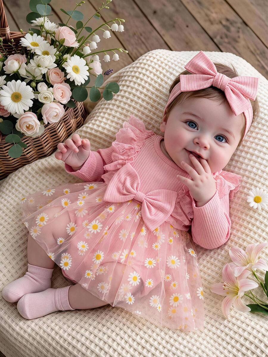 SHEIN Newborn Baby Girl Yellow Vertical Stripe Bowknot Splicing Daisy Mesh Dress&Headband Two Pieces Set - Pink - View 1