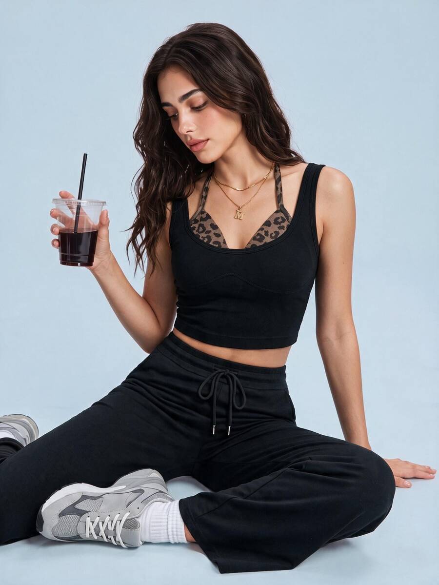SHEIN Sovereign Charm ملابس علوية رياضية نسائية بطبعة نمر 2 في 1 - الأسود - مشاهدة 1