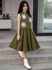 SHEIN Tween Girls 2pcs/Set Olive Green Y2k Cute Tea Party Family Summer Mini Set,Collared Sleeveless Top With 3D Organza Flowers A-Line Mid-Calf Skirt - Army Green - View 3