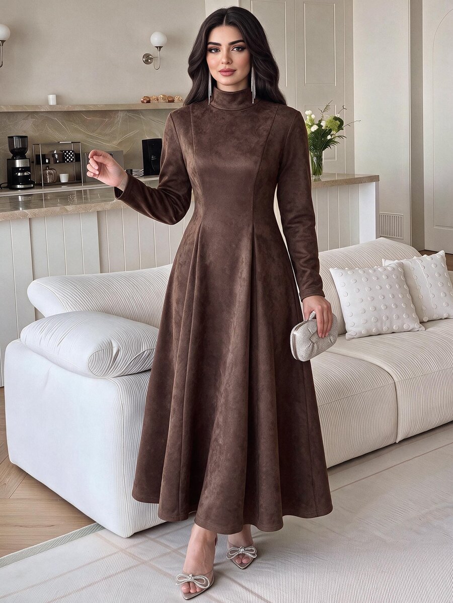 Heiryn فستان أنيق للنساء بلون موحد وياقة واقفة وأكمام طويلة - بني - مشاهدة 1