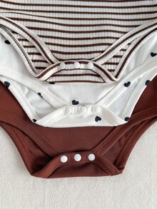 SHEIN 6 قطع ملابس داخلية وبنطلون للبنات الرضع والصغار، بني فاتح وأبيض، بنقشة قلب وخطوط، مع كشكشة وفيونكة وأكمام رفرفة، ياقة دائرية، مناسبة لحفلات أعياد الميلاد والعطلات الخريفية، قماش مضلع - متعدد الألوان - مشاهدة 8