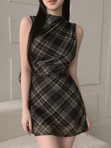 DAZY Women's Sleeveless Plaid Cinched Waist Mini Dress School - Black - View 6