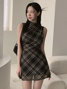 DAZY Women's Sleeveless Plaid Cinched Waist Mini Dress School - Black - View 3