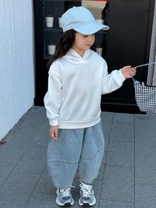 Dazy Kids Young Girl Lips Print Long Sleeve Casual Sweatshirt - White - View 6
