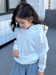 Dazy Kids Young Girl Lips Print Long Sleeve Casual Sweatshirt - White - View 4