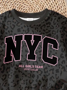 黑色與粉色時尚豹紋運動風拼色 NYC 字母圖案，年輕女孩休閒柔軟舒適寬鬆圓領套頭衛衣與內搭褲 2 件套，秋冬日常穿搭，街頭風，甜酷返校風，美式高街，甜酷慵懶，休閒時尚，保暖內裡 - 彩色 - 查看 7