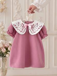 SHEIN 女嬰花卉刺繡拼接彼得潘領短袖泡泡袖可愛仙女洋裝 生日節日粉色夏季 - 淺粉色 - 查看 2