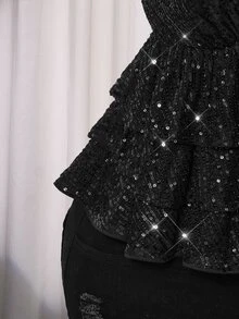 SHEIN ICON بلوزة كاميسول أنيقة للمرأة ذات الحجم الكبير، بلون أحادي، مزينة بترتر وبتصميم كشكشة الذيل - الأسود - مشاهدة 9
