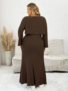Plussiva طقم كاجوال من قطعتين للحوامل مقاس كبير، فستان بلون سادة ولباس علوي بأكمام طويلة - بني - مشاهدة 9
