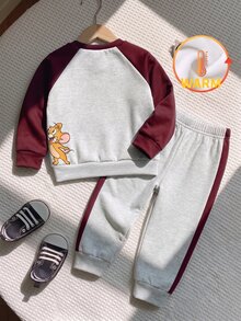 TOM & JERRY X SHEIN 2件組男嬰休閒可愛圖案主題印花拼色圓領長袖運動衫與配套運動長褲套裝，適合秋冬穿著 - 彩色 - 查看 2
