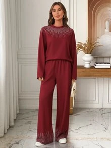 EMERY ROSE طقم نسائي من قطعتين شتوي ببلوزة طويلة الأكمام مطبوعة بنقشة أحجار الراين وبنطال، ملابس عيد الميلاد للنساء - الأحمر - مشاهدة 3