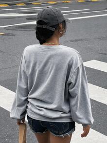Muchica 秋冬休閒時尚女款灰色大尺碼字母印花落肩長袖運動衫，適合生日、度假、夜店場合 - 淺灰色 - 查看 1