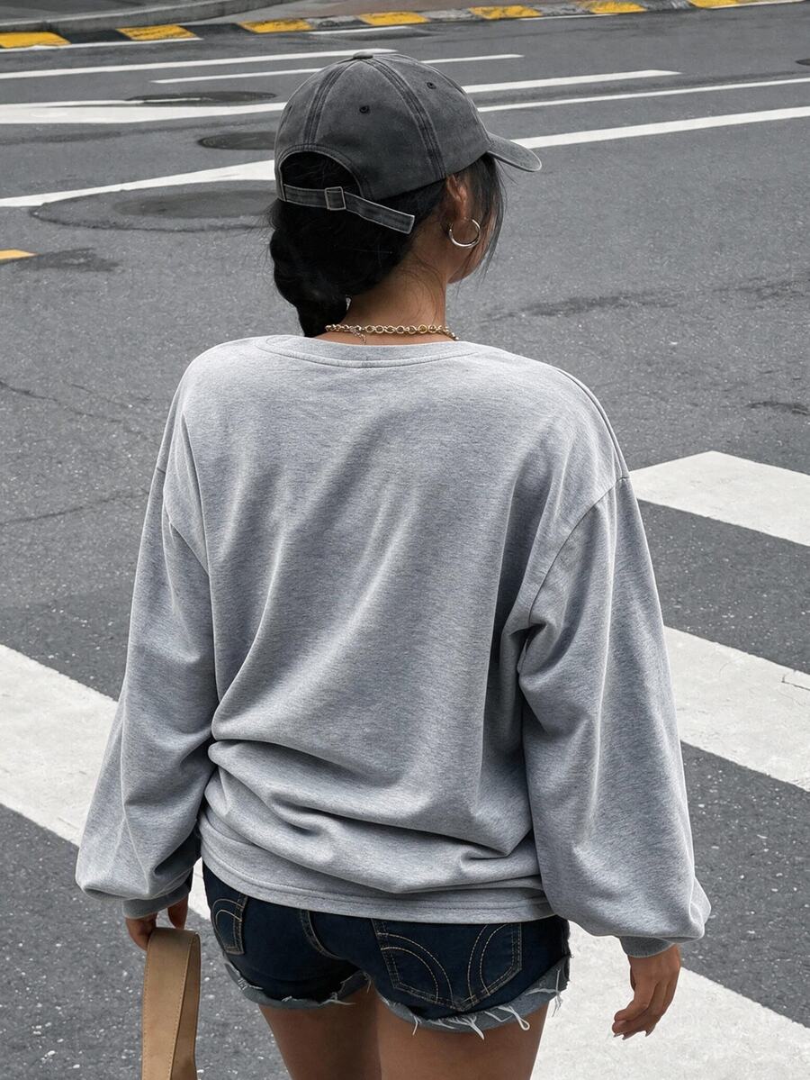 Muchica 秋冬休閒時尚女款灰色大尺碼字母印花落肩長袖運動衫，適合生日、度假、夜店場合 - 淺灰色 - 查看 1