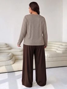 Solflare Plus Size Women's Round Neck Loose Brown Plaid T-Shirt And Loose Straight Leg Pants 2 Pieces Set, Suitable For Autumn/Winter - Multicolor - View 2