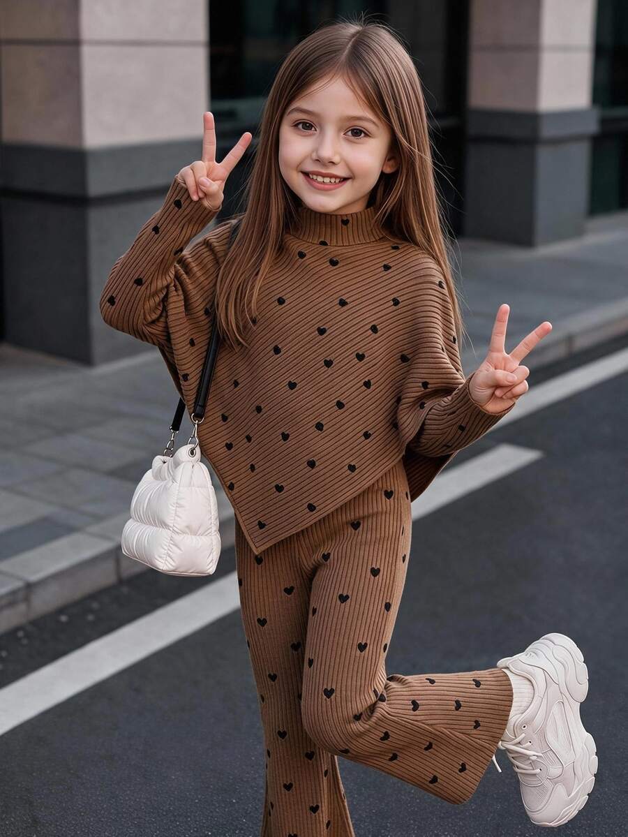 SHEIN Little Girls Sweet Matching Baby 2Pcs Set Heart Pattern Rib Knit High Neck Asymmetrical Top Flare Trousers Fall Daily Wear Birthday Mommy Daughter Brown