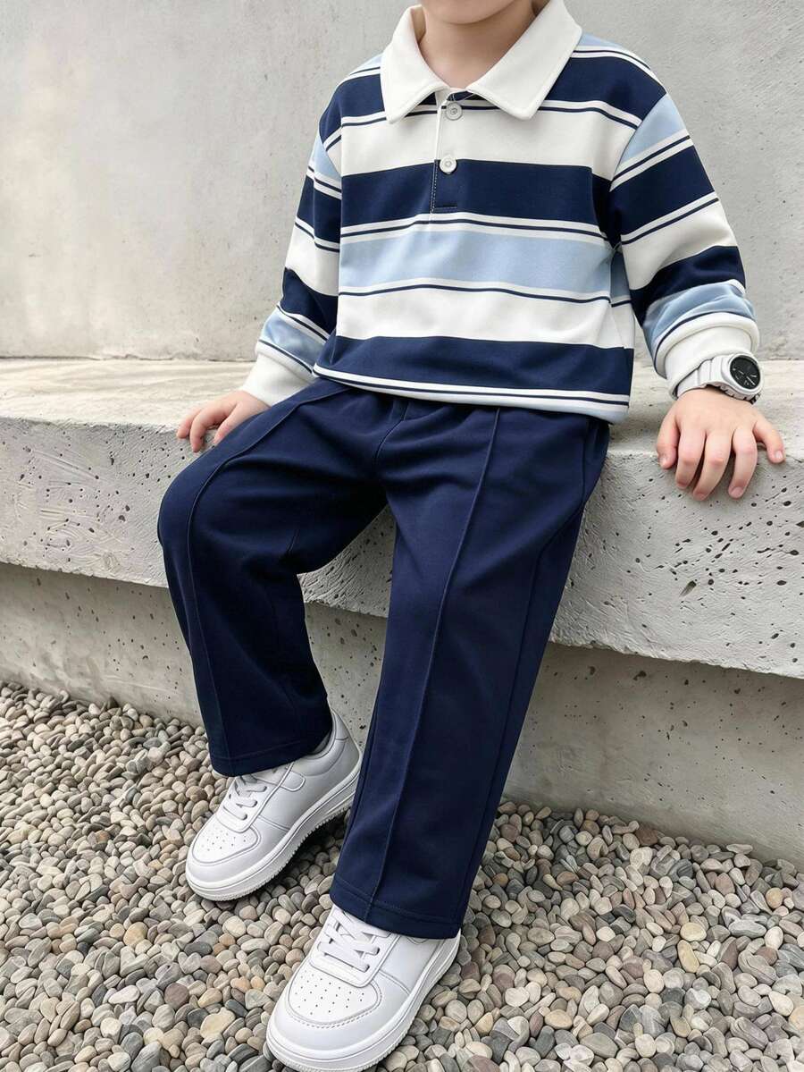 SHEIN 男童 2 件套條紋印花 Polo 領長袖上衣 + 純色長褲套裝,休閒復古童裝,適合上學、秋季 - 藍色 - 查看 1