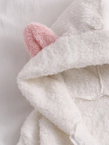SHEIN 女童可愛兔耳連帽毛絨外套，甜美加厚抓絨外套，帽緣與袖口蓬鬆長毛設計，前開襟拉鍊寬鬆版型，秋冬上衣，適合搭配百褶裙，甜美動漫風，日常穿著與拍照造型外套 - 白色 - 查看 4