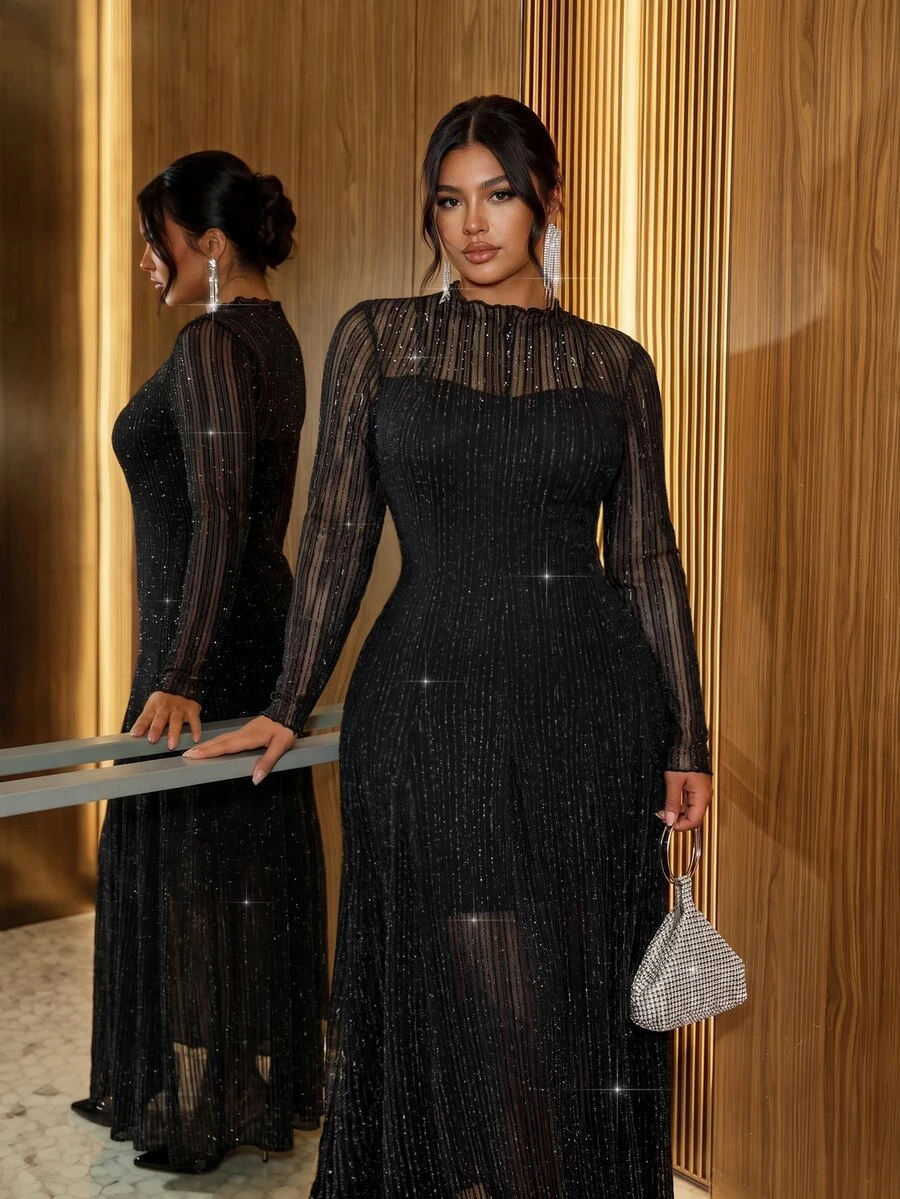 Firerie Elegant plisserad aftonklänning med paljetter i plus size