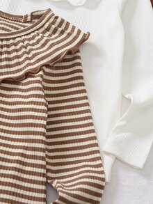 SHEIN (فتاة صغيرة) طقم من 3 قطع أنيق بياقة مكشكشة مضلعة + تي شيرت كلاسيكي بأكمام طويلة باللون الأبيض والبني، مريح وكاجوال للمدرسة والأنشطة الخارجية - متعدد الألوان - مشاهدة 4