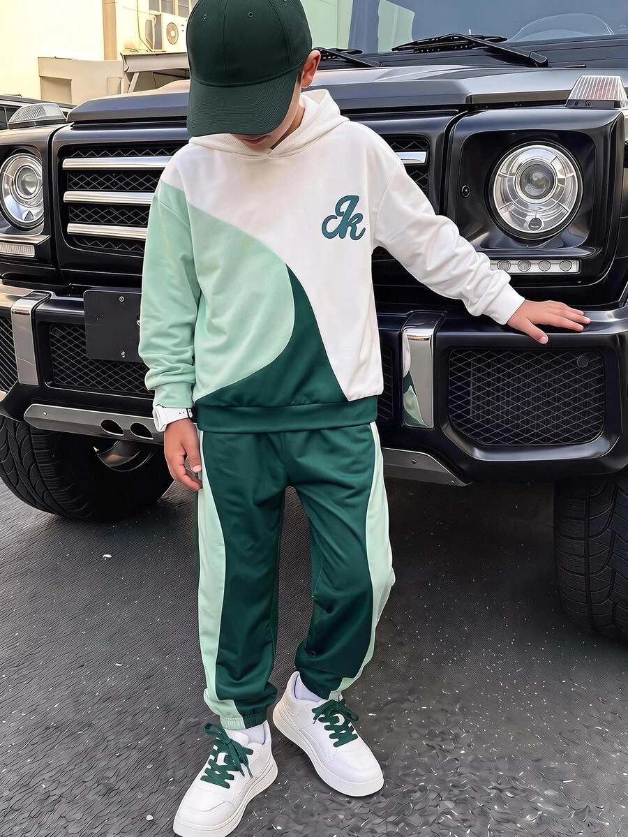SHEIN 大童男孩字母圖案拼色秋冬連帽衛衣與運動長褲套裝 - 卡其色 - 查看 1