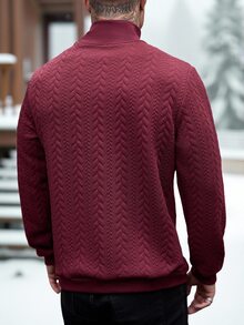 Manfinity CasualCool بلوزة رياضية رجالية كاجوال بنسيج بارز وياقة واقفة وأكمام طويلة - عنابي اللون - مشاهدة 2