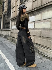 StreetHx 時尚街頭風拼接刺繡鉚釘低腰牛仔曲腿褲 - 黑色 - 查看 2