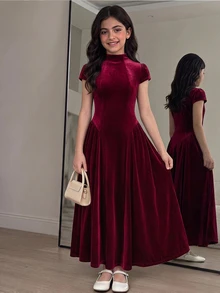 SHEIN 少女優雅酒紅色純色天鵝絨圓領短袖長版秋季洋裝，派對禮服，紅色洋裝 - 酒紅色 - 查看 9