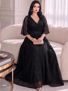 SHEIN Lady 大尺碼優雅刺繡3D花卉裝飾洋裝，婚禮派對正式黑色禮服，雞尾酒會度假風，黑金配色，萬聖節聖誕節穿搭 - 黑色 - 查看 3