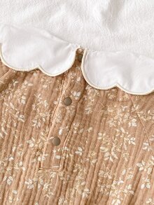 SHEIN 女嬰秋冬韓式彼得潘領花卉長袖連身衣，適合外出、購物、旅行等多種場合 - 棕色 - 查看 10