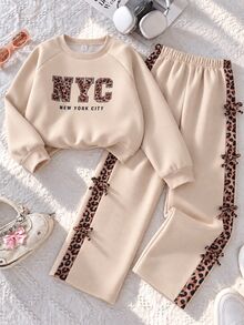 SHEIN Tween Girls Fleece 2 Pieces Outfits, Fall Style NYC Letter Print Crewneck Sweatshirt And Leopard Side Stripe Bow Decor Sweatpants Set, Casual Fall Clot - Apricot - View 2