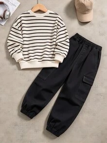 2pcs Young Boy Crew Neck Sweatshirt & Cargo Pants Set, Long Sleeve Top With Chest Pocket Graphic Design, Casual Comfortable Outfit For Holiday Party, - Black - View 2