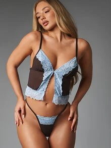 MISSGUIDED Underklädesset i två delar med spetskantad djup urringning, camisole med justerbara axelband och matchande trosa - Blå - Visa 3