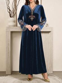 Mulvari Women's Retro Floral Print V-Neck Long Sleeve Elegant Velvet Arabic Maxi Dress, Autumn/Winter - Green - View 5