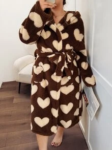 Napfluff CURVE Napfluff CURVE Bata de felpa con capucha de manga larga y estampado de corazones, talla grande, adecuada para uso en el hogar y al aire libre - Marrón - Ver 5