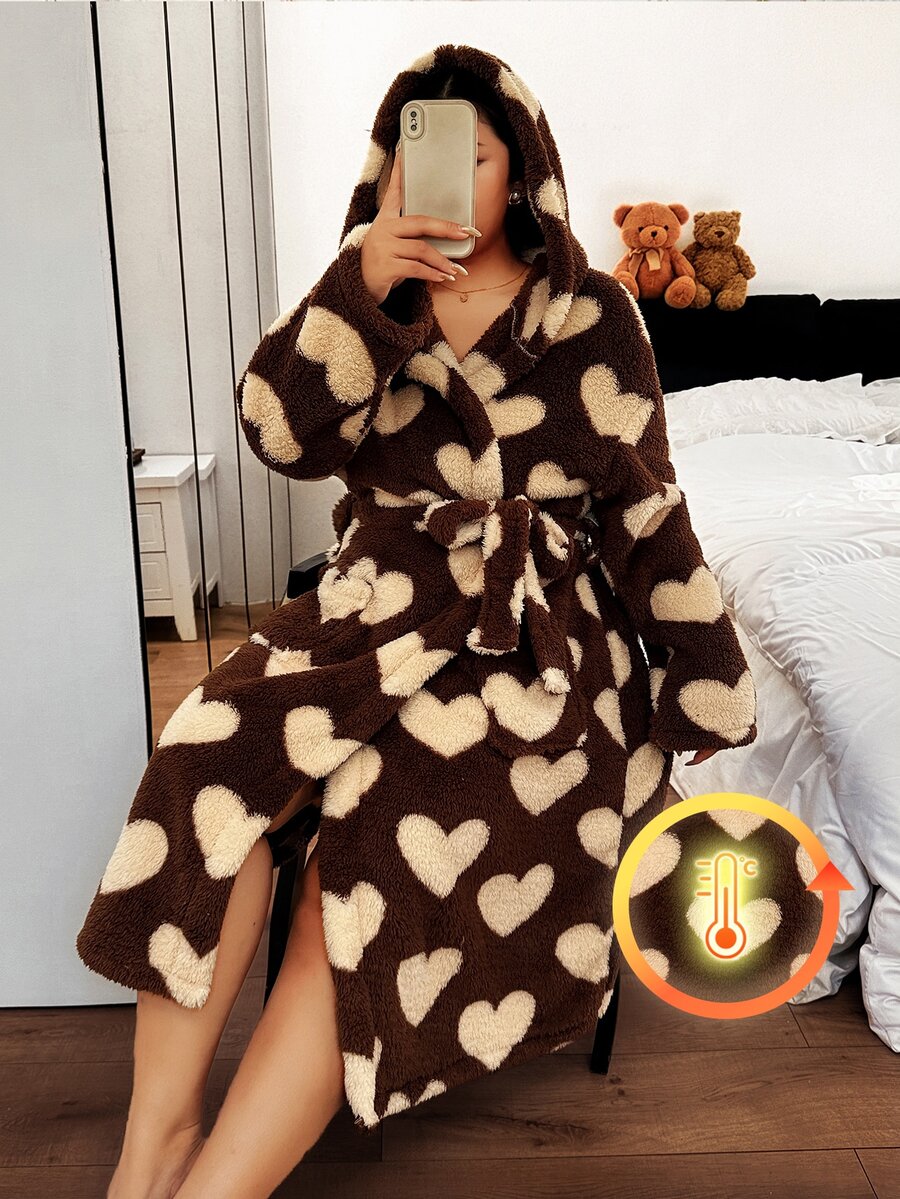 Napfluff CURVE Napfluff CURVE Bata de felpa con capucha de manga larga y estampado de corazones, talla grande, adecuada para uso en el hogar y al aire libre - Marrón - Ver 1