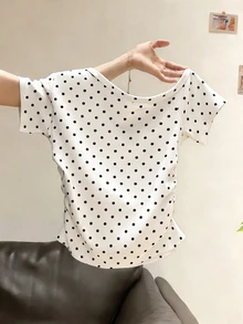 SHEIN 青少年女孩數位條紋不對稱領短袖上衣 休閒可愛舒適夏季穿搭 度假禮物 適合玩耍與上學 黑白波點 - 白色 - 查看 2